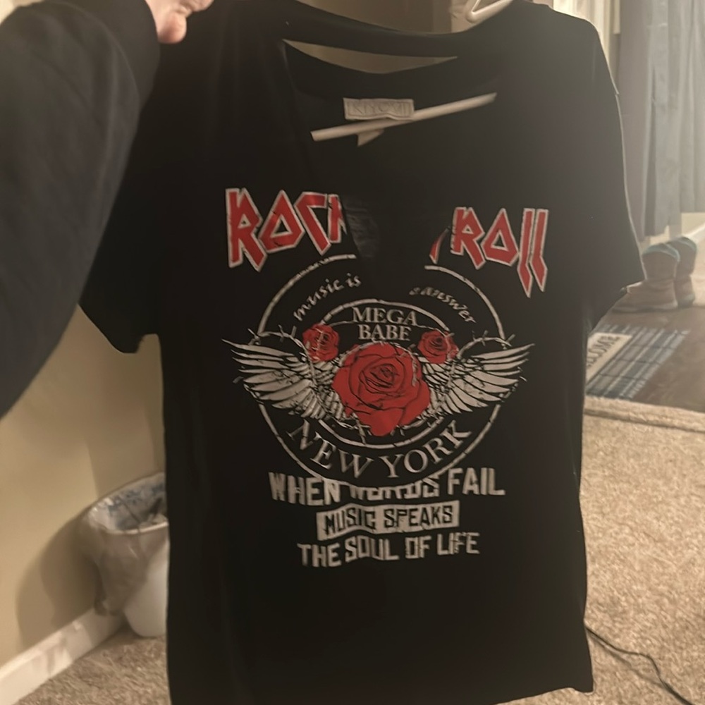 T-shirt with size: M